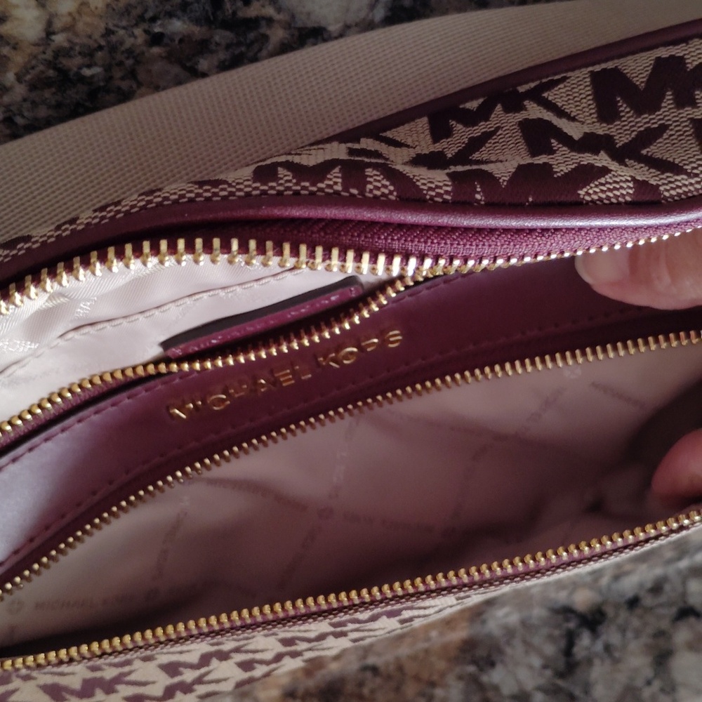 Michael Kors Fanny Pack Bag Waist Pack - Picture 7 of 8